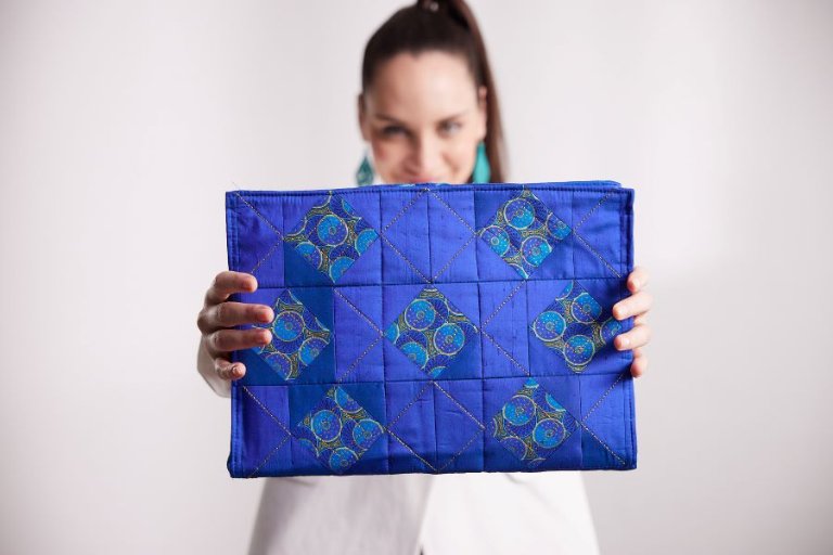 Elegant Quilt Block Laptop Cover: A Stylish In-the-Hoop Creation